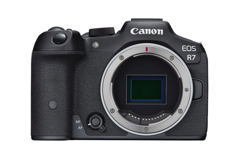 Canon lanza las EOS R7 y R10, las nuevas APS-C de la familia R